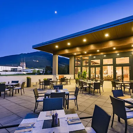 Hotel Spirodom 3*