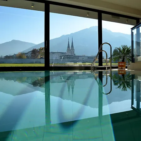 Otel Spirodom